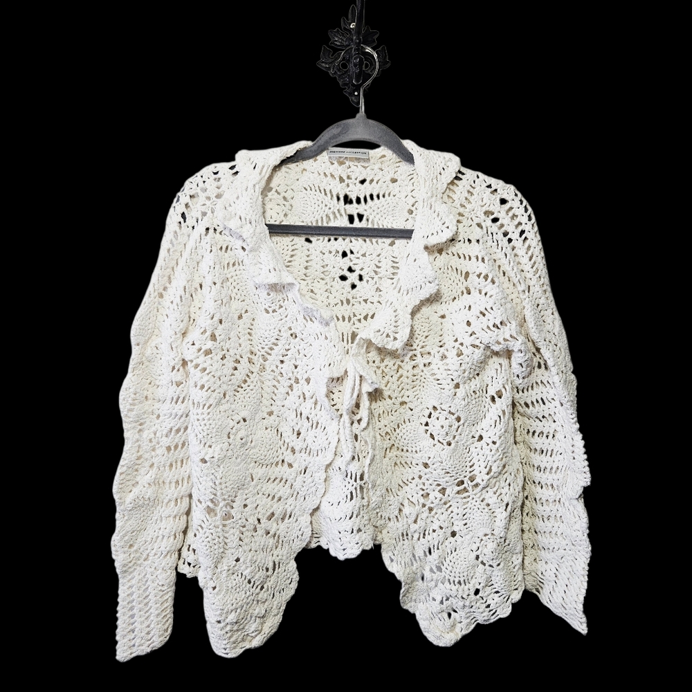 Vintage Crochet Floral Cardigan Size M White Ruffle Premiere Collection